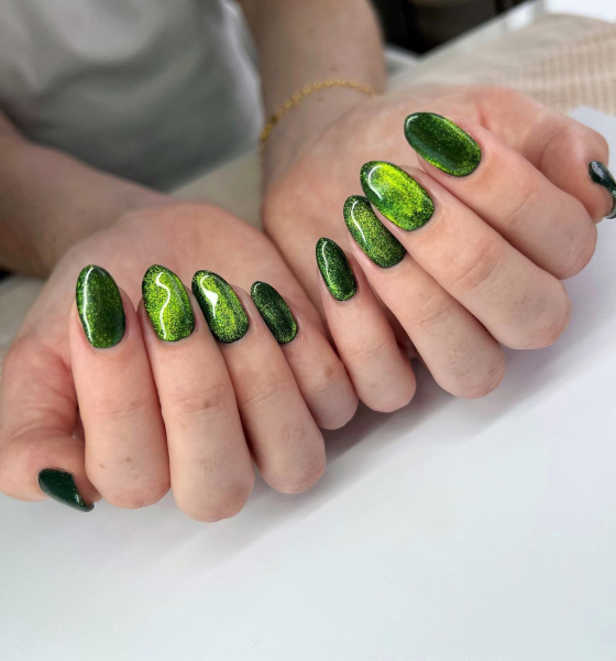Green chrome nails